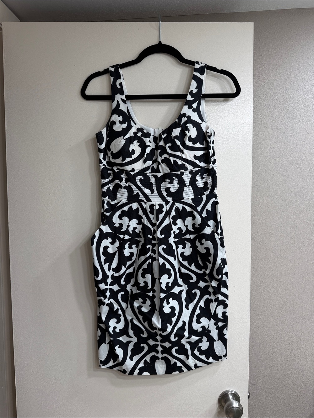 B Darlin Black & White Scroll-Print Sleeveless Sheath Dress